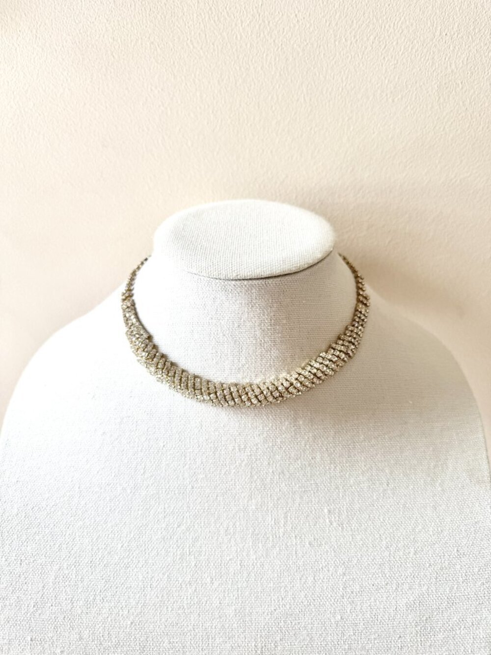Vintage Unbranded Silver Tone Crystal Rhinestone Choker Necklace
